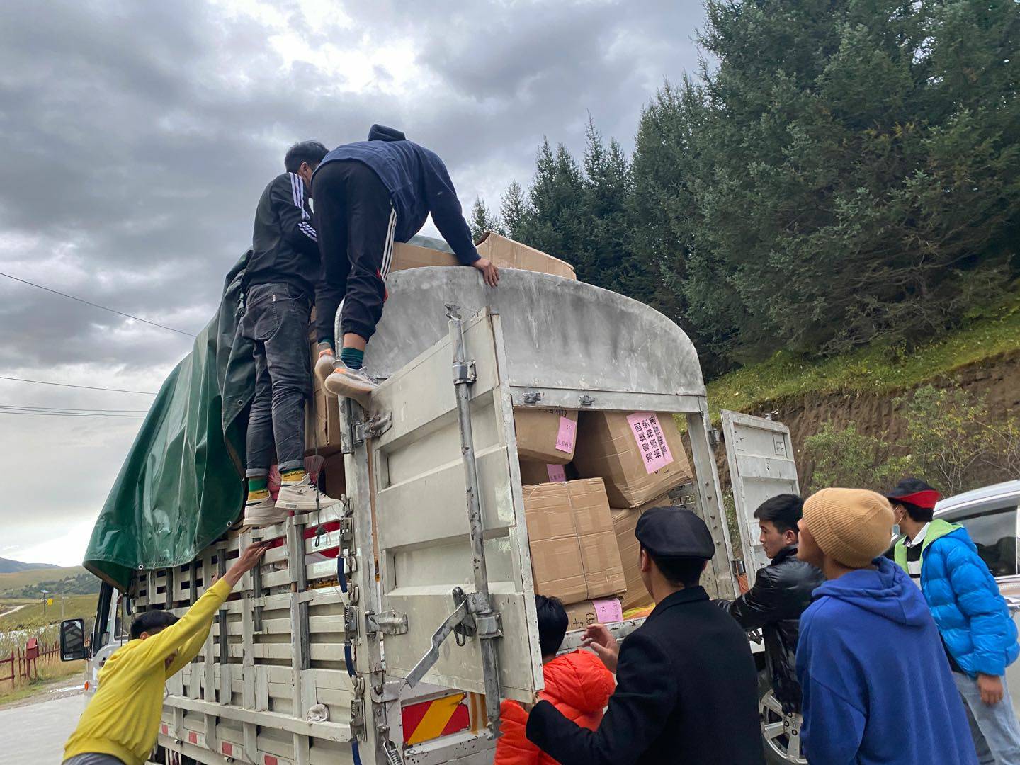 三亚袁建数据备份与恢复有限公司公益回顾丨家国同欢月同圆 温暖满载甘孜州(图5)