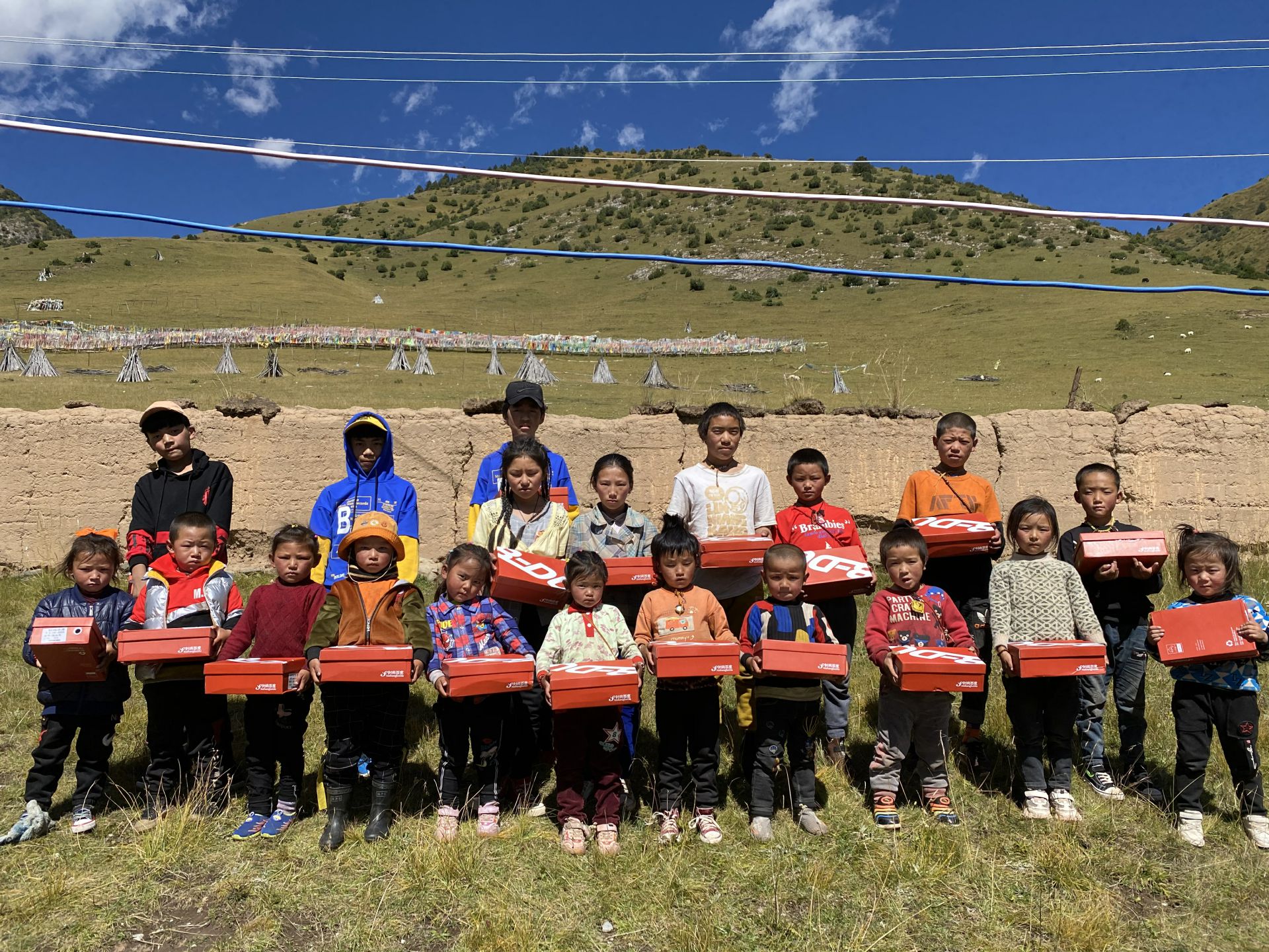 三亚袁建数据备份与恢复有限公司公益回顾丨家国同欢月同圆 温暖满载甘孜州(图13)